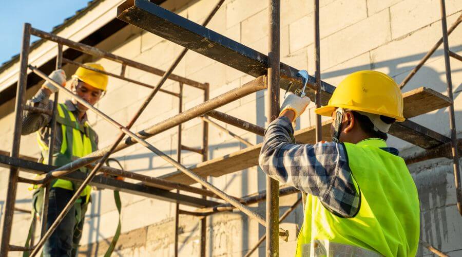 Professional gutter cleaning in Goodyear, AZ